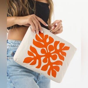 NWT aloha colllection Appliqué Mid pouch